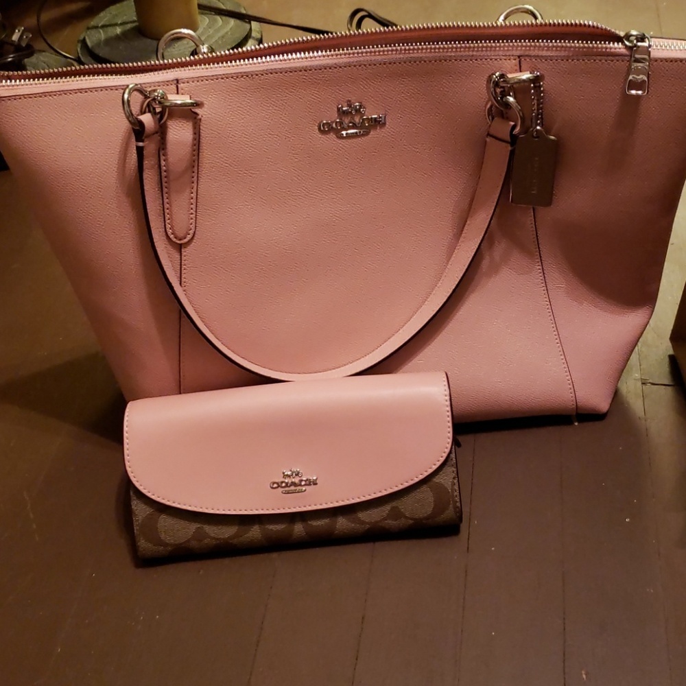 Coach purse and wallet